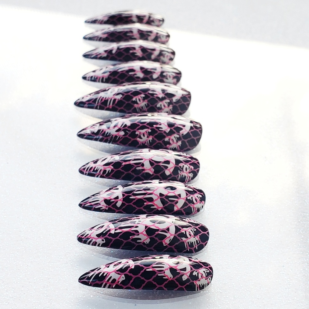 The Press CC Drip Set*  Reusable Press On Nails